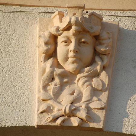 Fényes Vinorium Panzió Acomodação com café da manhã Sopron Exterior foto