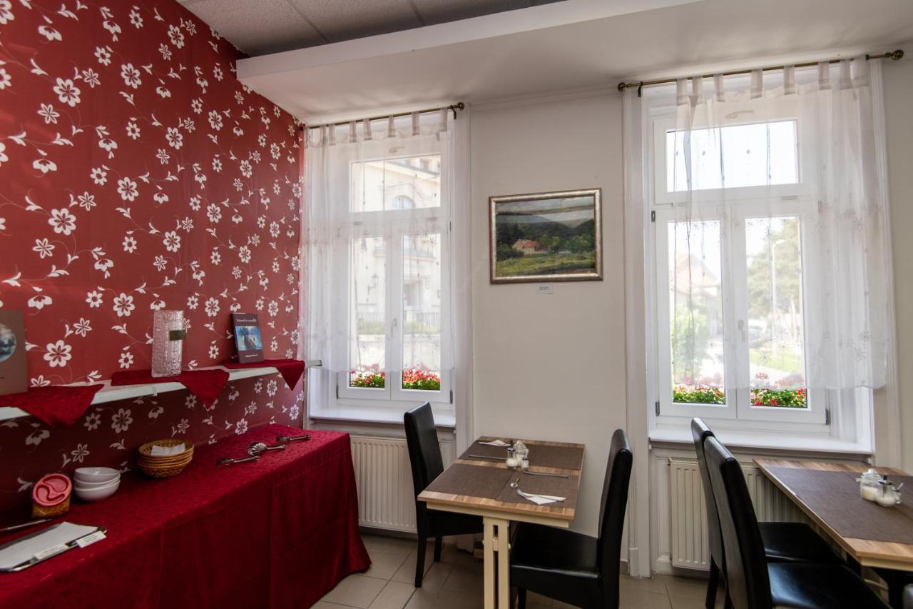 Fényes Vinorium Panzió Acomodação com café da manhã Sopron Exterior foto