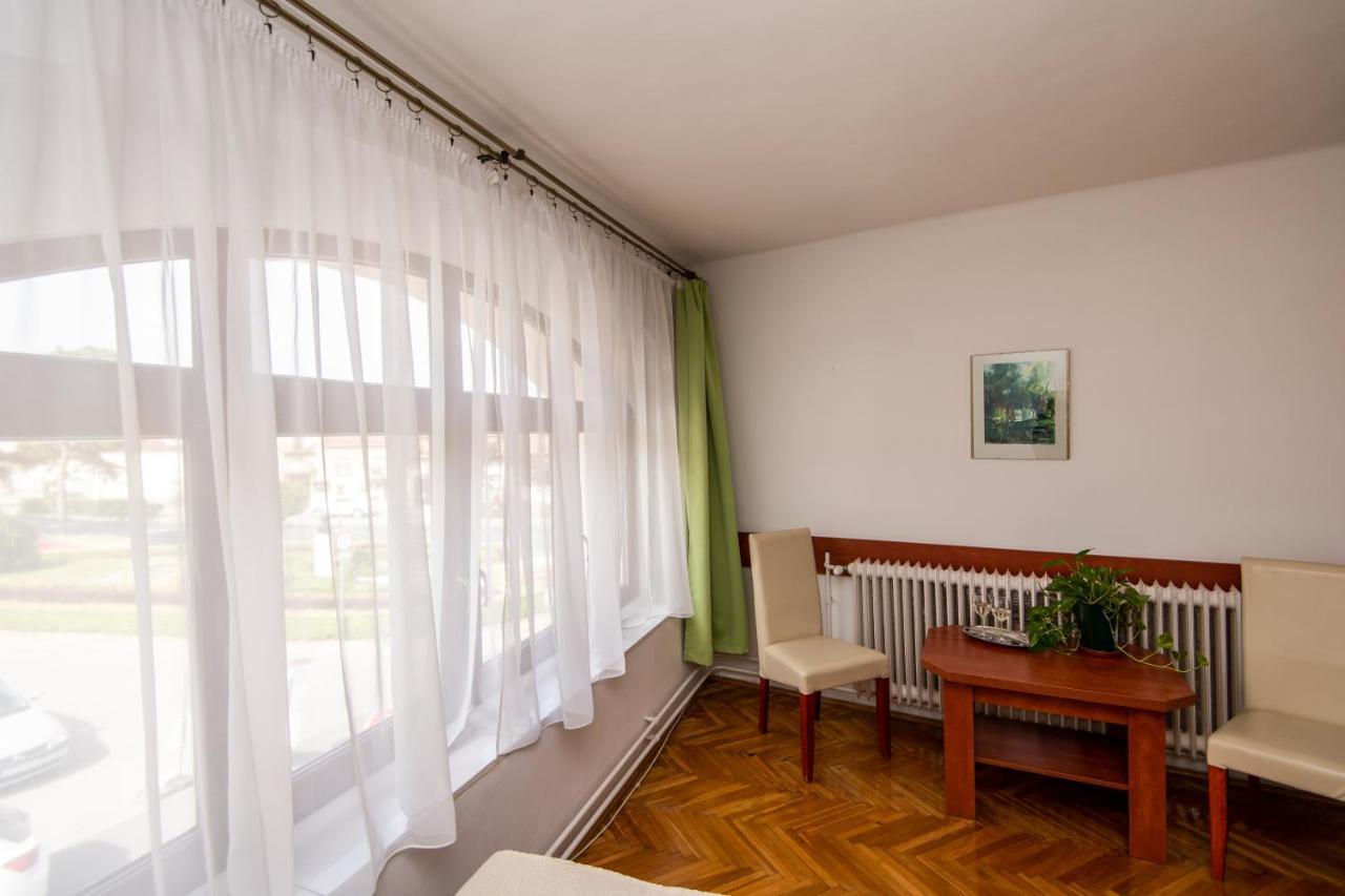 Fényes Vinorium Panzió Acomodação com café da manhã Sopron Exterior foto